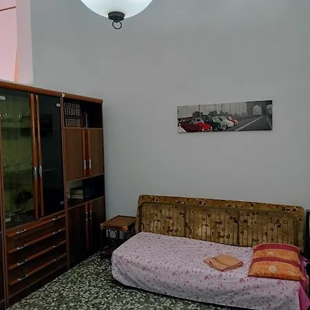 Betty Casa Aradeo